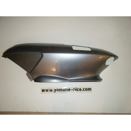 Cache laterale gauche gris pour YAMAHA MAJESTY 125 de 2006 à 2009