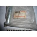 Axe de pivot de bras arriere YAMAHA FZR 1000 1987/1988