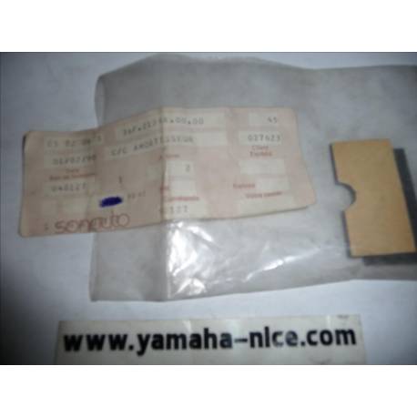 Silent bloc protège jambe YAMAHA BELUGA 50  1988 à 1990 et BELUGA 80 1990 à 1992