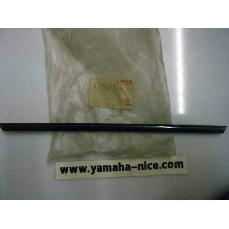 Baguette plastique laterale YAMAHA CA 50 