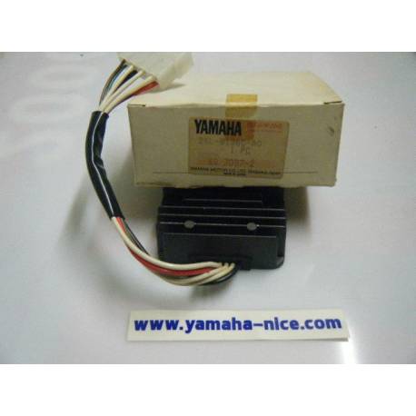 Regulateur origine YAMAHA FZ 600 de 1988