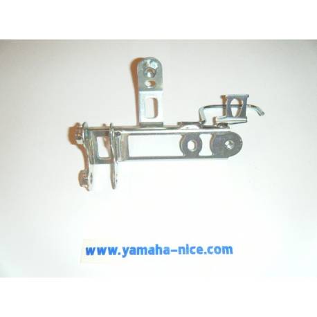 Support repose pied avant droit origine YAMAHA TMAX 500 2008 à 2011