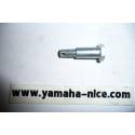 Boulon de biellette de flasque de tambours origine YAMAHA TY 125 de 1989