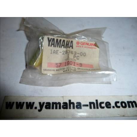 Ecrou fixation de tete de fourche YAMAHA FZ 750 GENESIS de 1985 à 1991