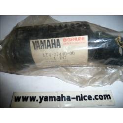 Repose pied passager / arriere droit YAMAHA XS 750 de 1979