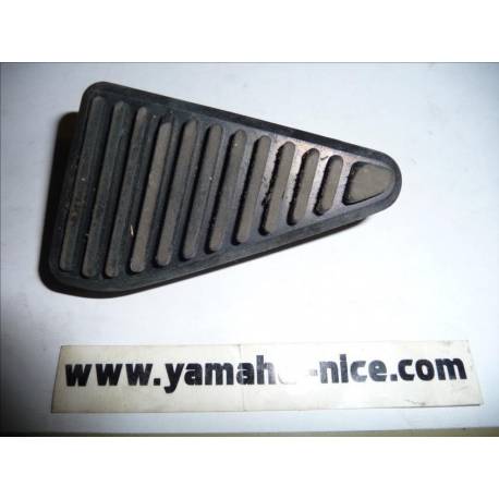 Caoutchouc de repose pied gauche YAMAHA XVZ 1300 VENTURE ROYALE de 1989 à 1991