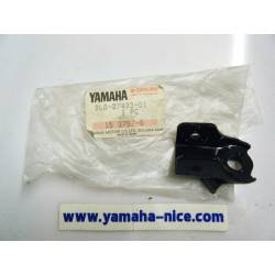 Support de repose pied arrière gauche origine YAMAHA pour XS 400 de 1979 et XS 250 de 1979