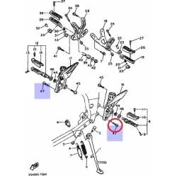 Vis BTR de repose pied (par 4) YAMAHA FZR 1000 de 1987 à 1991 et  XJ 600 de 1984 à 1991