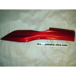Moulure laterale rouge gauche pourr YAMAHA MAJESTY 250 de 2000