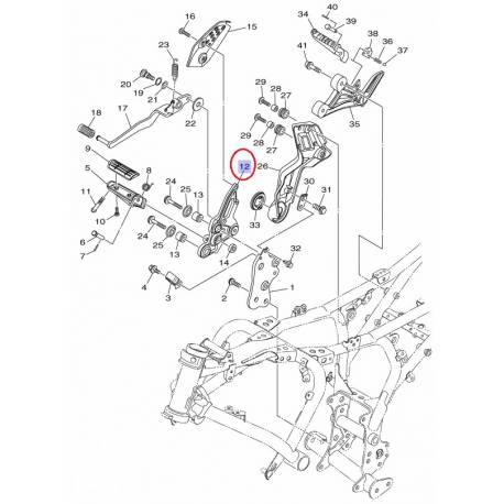 Platine repose pied piloté coté droit pour Yamaha MT-07 de 2014