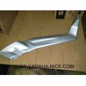 Moulure laterale / sabre droit gris pour YAMAHA XMAX 125 de 2006 à 2009 et XMAX 250 de 2005 à 2009
